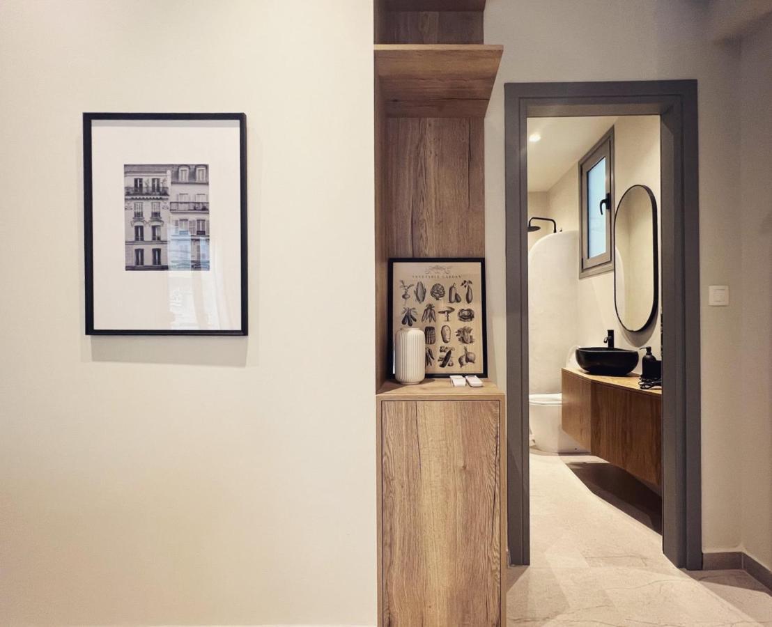 Luxurious Wooden Detail Flat In City Center Chalkida Luaran gambar
