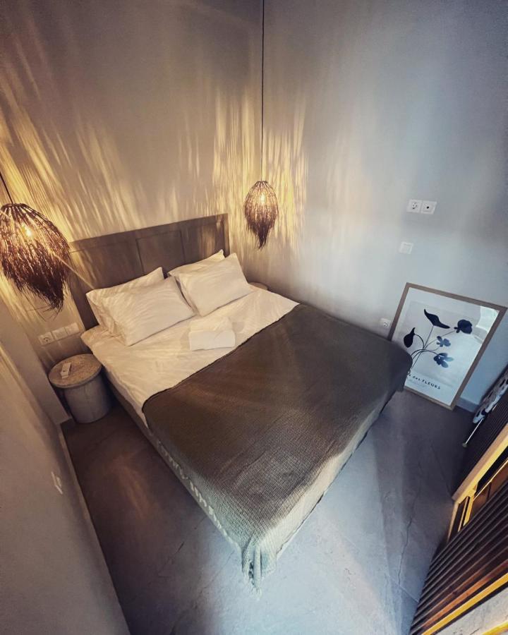Luxurious Wooden Detail Flat In City Center Chalkida Luaran gambar