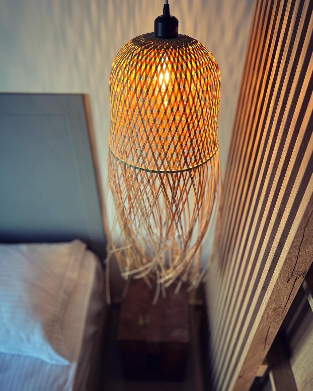 Luxurious Wooden Detail Flat In City Center Chalkida Luaran gambar