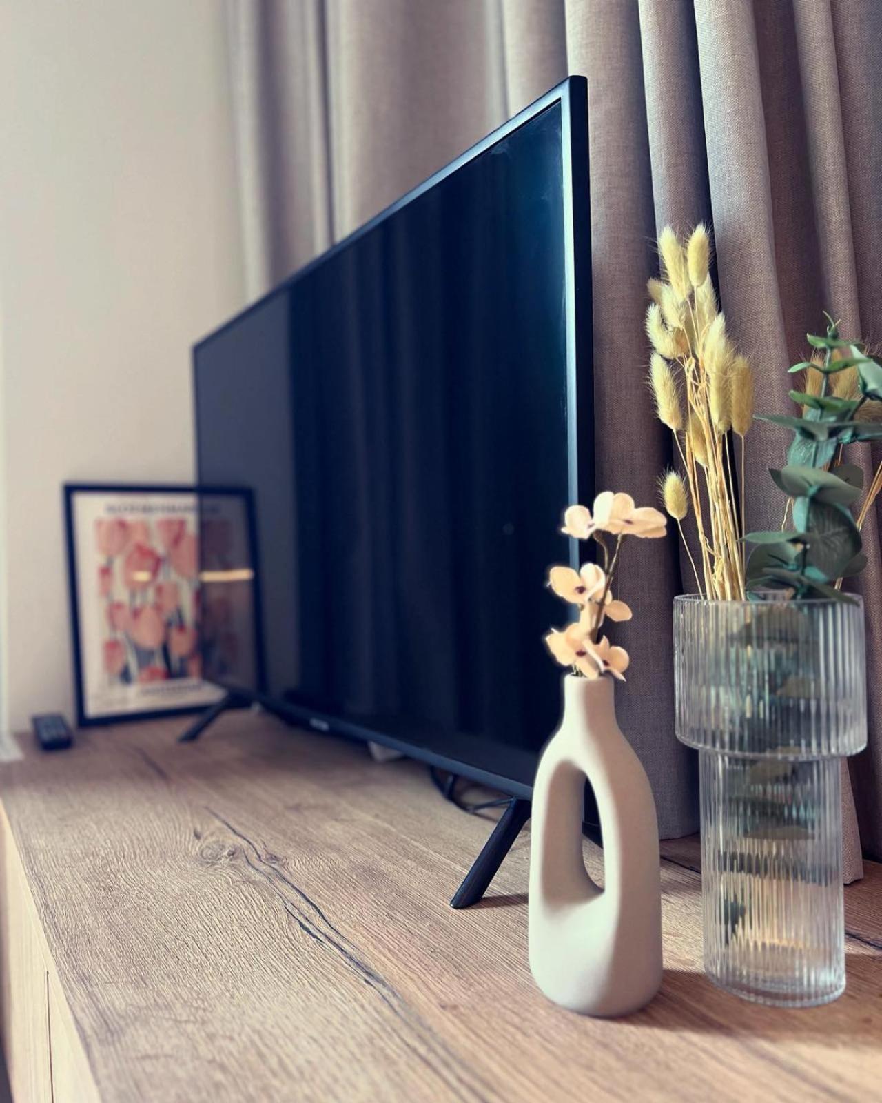 Luxurious Wooden Detail Flat In City Center Chalkida Luaran gambar